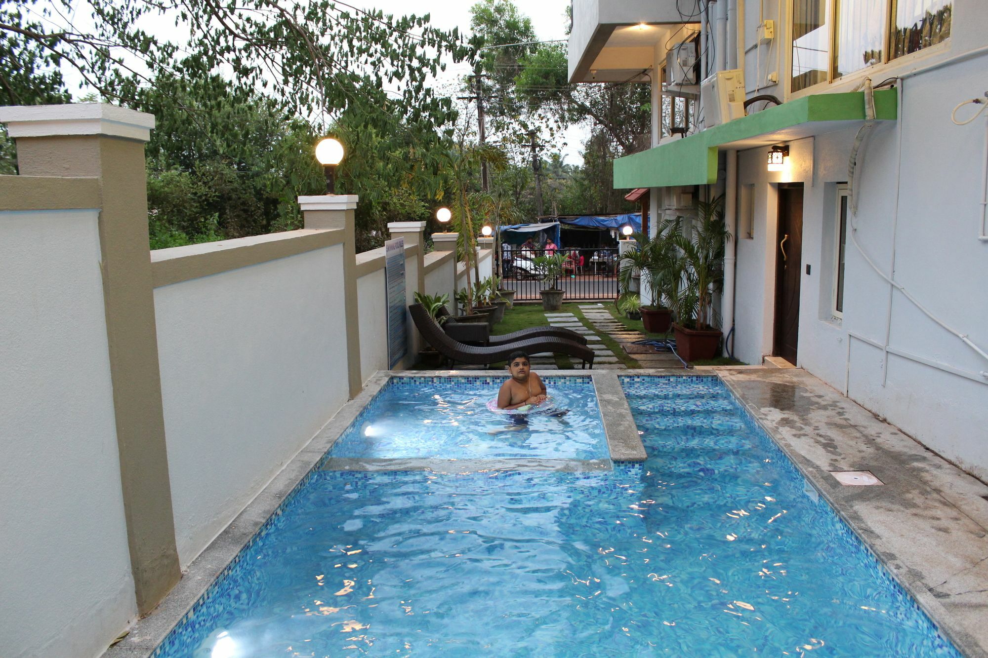 Kay'S Riverview Resort Baga Exteriör bild
